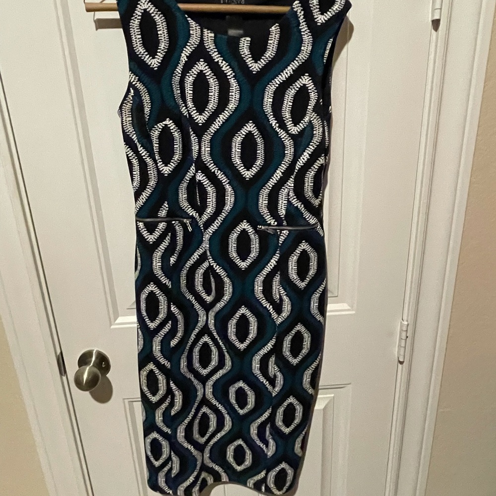 Stretchy pencil dress with decorative zippers